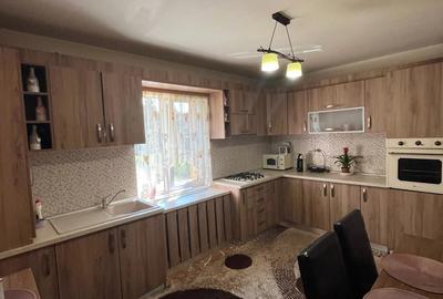 Inchiriez apartament spatios [64 mp] zona Calea Moldovei,cu parcare inclusa - 3