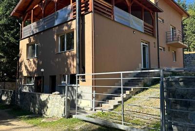 Casă cu 4 camere în Muntele Băișorii