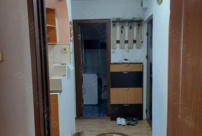 Inchiriez apartament 2 camere - 1