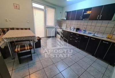 Casa, 4 camere, 3 locuri de parcare, zona Sagului - 2