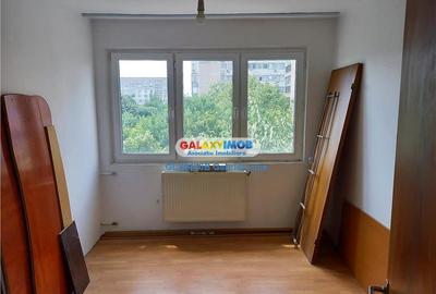 Apartament cu 3 camere semidecomandat, mobilat în Berceni - 2