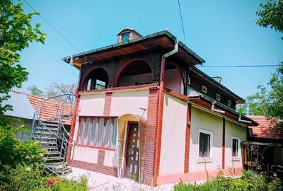 Duplex cu 5 camere cu Canalizare în Cunești - 1