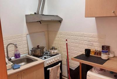 Garsonieră în Titan