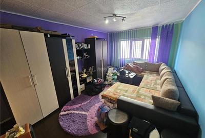 Apartament cu 2 camere decomandat în Micro III - 7