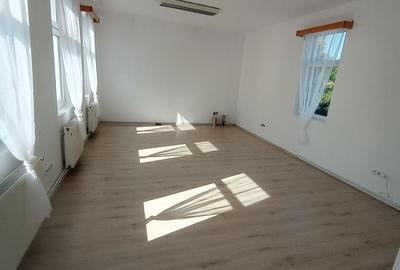 Spațiu comercial, de 40 mp, în Mediaș - 4