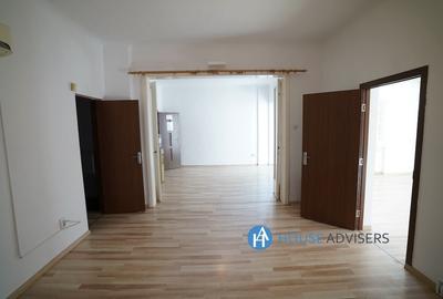 Apartament cu 3 camere, mobilat în Universitate - 4