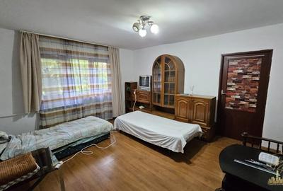 Apartament 2 camere tip Q de vanzare la parter, str. Feldioarei - 5