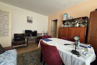 Apartament cu 2 camere, zona Retezat ! - 1
