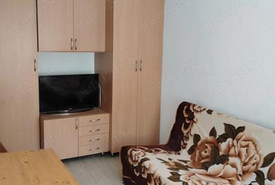 Inchiriez garsonieara Pia?a Re?i?a - 1