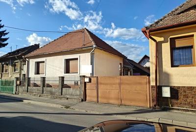 Casă solidă cu pivniță și pod, recent renovată, Str. Macaralei – Sibiu - 1