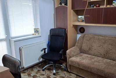 Apartament cu 3 camere decomandat în Central - 3