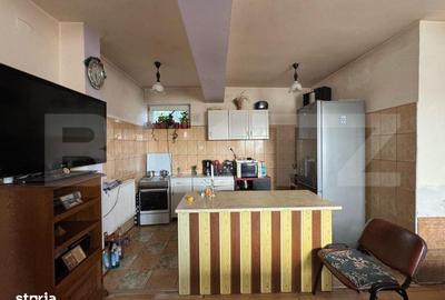 Casă cu 4 camere cu Teren 900 Mp în Central - 2