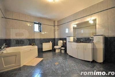 Casă cu 10 camere cu Teren 363 Mp în Central - 3