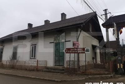 Casă cu 5 camere cu Teren 250 Mp în Central - 1