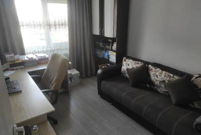 Apartament cu 3 camere decomandat în Tomești - 2