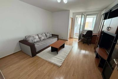 Garsonieră decomandată, mobilată în Titan