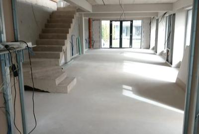 Spațiu comercial, de 200 mp, în Central - 3