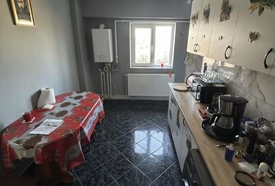 Apartament cu 3 camere decomandat, mobilat în Central - 4