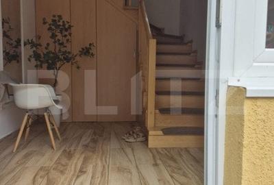 Doua case, Unirii, curti separate - 3