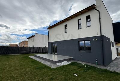 Casă individuală cu 4 camere cu Canalizare în Sânpetru - 5