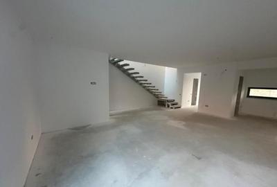 Vila deosebita de vanzare! - zona Mamaia Nord, pe malul lacu - 3