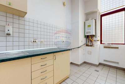 Spațiu comercial, de 250 mp, în Ultracentral - 8