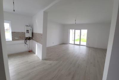 1\2 Duplex Utvin P+E,5 Camere,2 Bai,Toate Utilitatile - 4
