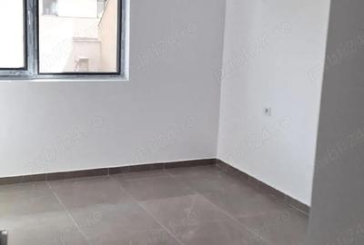 Apartament cu 3 camere decomandat în Central - 3
