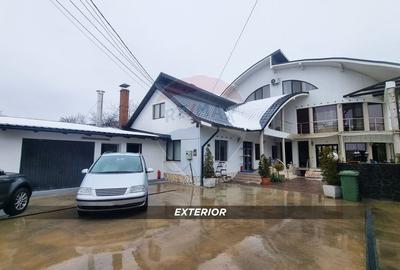 Casă cu 10 camere cu Teren 750 Mp în Central - 1