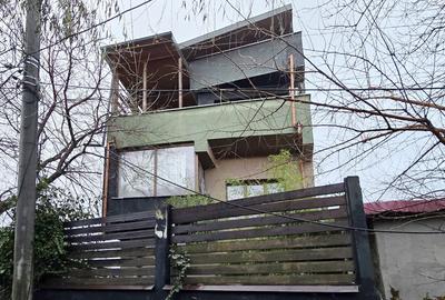 Casa de vanzare malul lacului Baneasa str. Garlei - 13