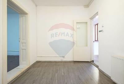 COMISION 0 Casa cu potential excelent, teren 446 mp, Strada Fanionului - 12