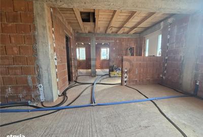 Casă cu 3 camere cu Teren 545 Mp în Girișu de Criș - 12