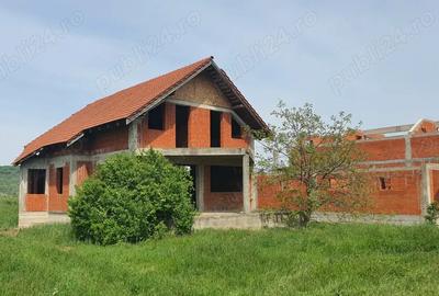 Casa in rosu la Osorhei - 4