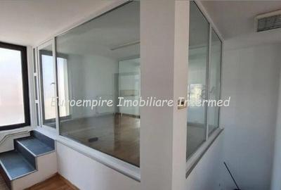 De inchiriat spatiu comercial cu 4 camere, zona Piata Ovidiu - 3