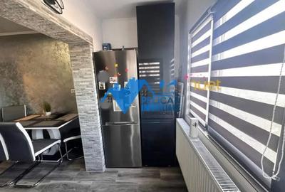 Apartament cu 3 camere decomandat în E3