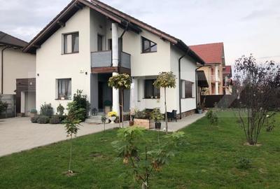 Casa individuala, 150 mp, curte 700 mp, zona Bulevardul Revolutiei - 1