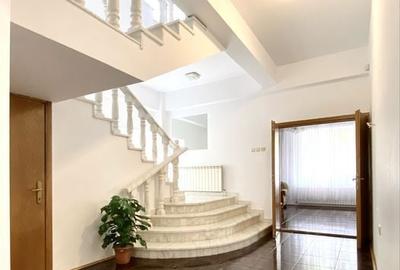 Casă cu 4 camere cu Teren 350 Mp în Central - 4