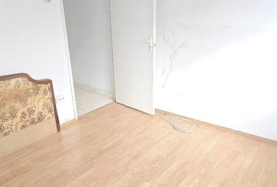 Vand apartament 2 camere decomandat in Deva, zona Micro 15, etaj 7, - 2