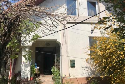 Casă cu 6 camere în Iezureni - 1