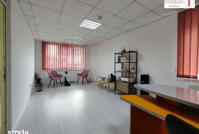 Spațiu comercial, de 40 mp, în Plopilor - 3