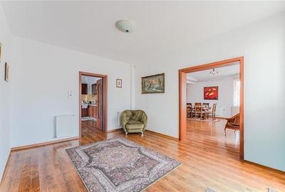 Hotel/Pensiune, de 480 mp, în Tractorul - 12