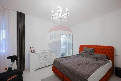 Casa cu piscina ?i garaj de vanzare in Sanmartin, B... - 5