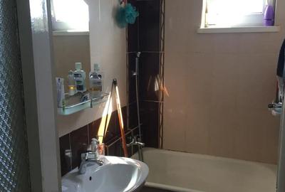 Apartament cu 3 camere semidecomandat în Florilor - 1