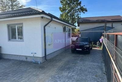 Casa 3 camere + dependinte, curte 380, Sabareni - 1