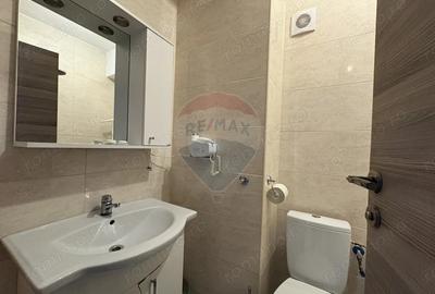 Apartament cu 3 camere semidecomandat în Central - 3