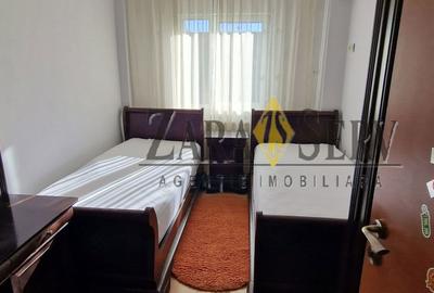 Apartament cu 3 camere decomandat în Cantacuzino