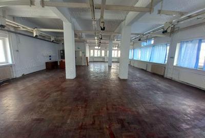 Spațiu comercial, de 1,800 mp, în Târgu Neamț - 1