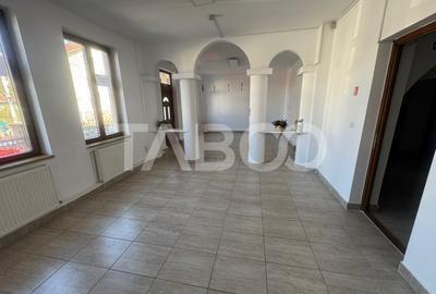 Spatiu comercial de inchiriat 3 camere 80 mpu curte Calea Dumbravii - 2