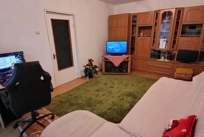 Ocazie la pre? redus. Proprietar Vand Apartament 2 camere in Micalaca. - 2