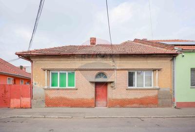 Casa de vanzare, curte individuala, in zona centrala, Oradea - 2